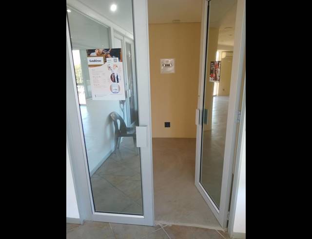 BUSINESS PROPERTY TO RENT IN LYNNWOOD MANOR